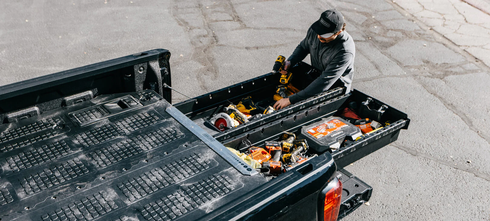Drawer System + Premium Accessory Pack - 8' with Cab-side Gap - Image 11
